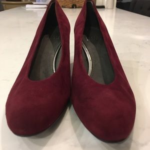 Stuart Weitzman Suede Pumps Size 8 1/2